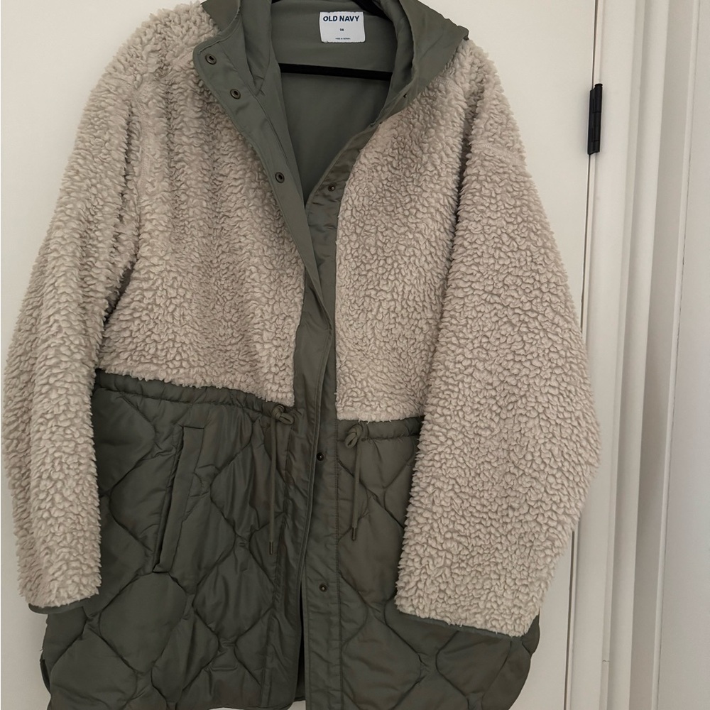 Old Navy Women's Cream and Olive Teddy Jacket